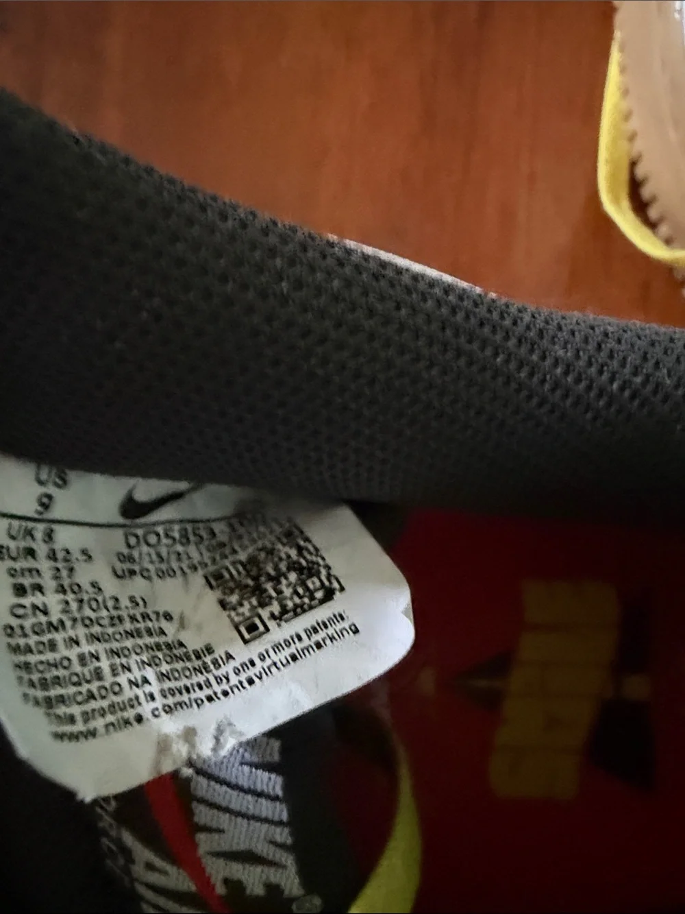 Nike Men’s White AF1 Sneakers with Black Swoosh and Yellow Laces
